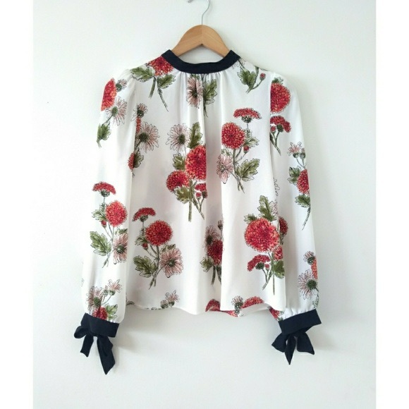 Zara Tops - ZARA LARGE FLORAL CUFFED LONG SLEEVE BLOUSE